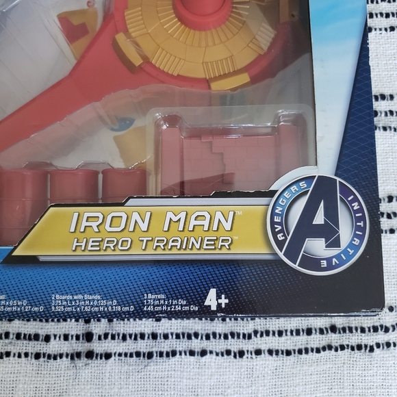 Marvel Avengers Assemble Iron Man Hero Trainer Flying Toy Playset - Picture 2 of 10
